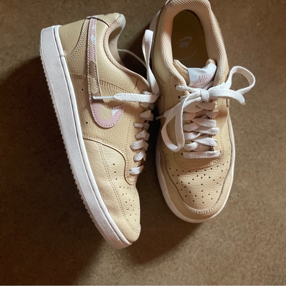 Nike Women’s Court vision low premium shoe - Picture 3 of 3